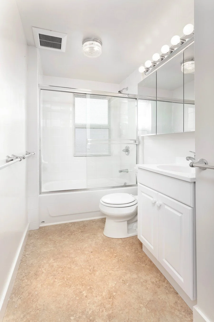 2361California12 bath1.jpg