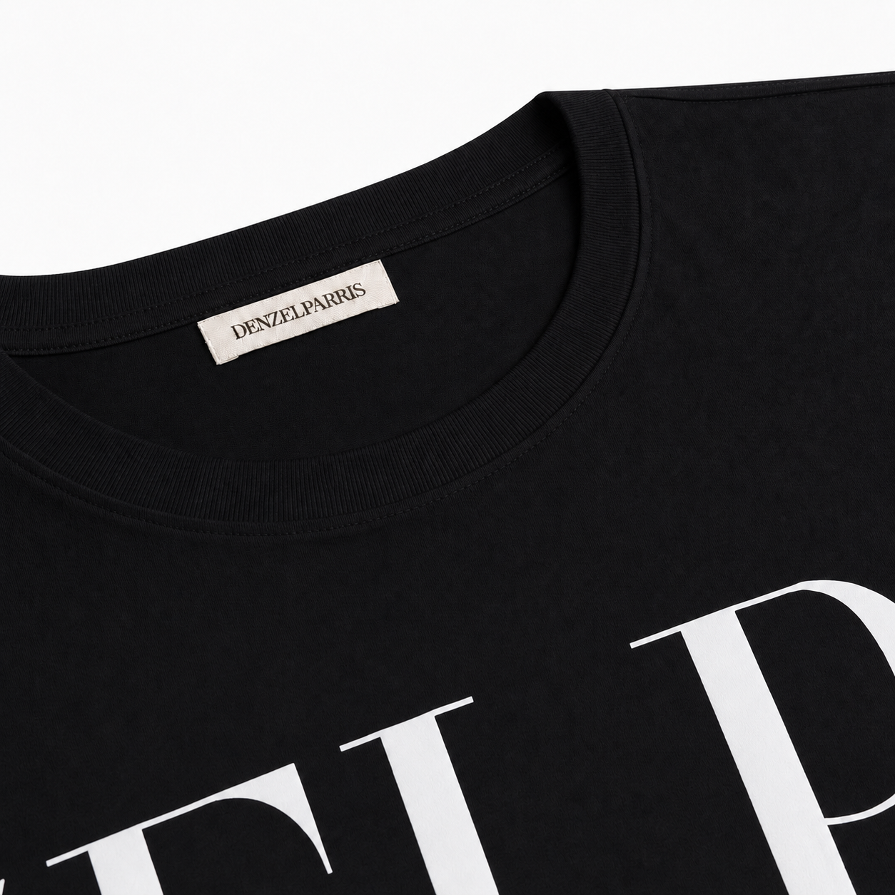Tshirt_Black_Closeup_2.png