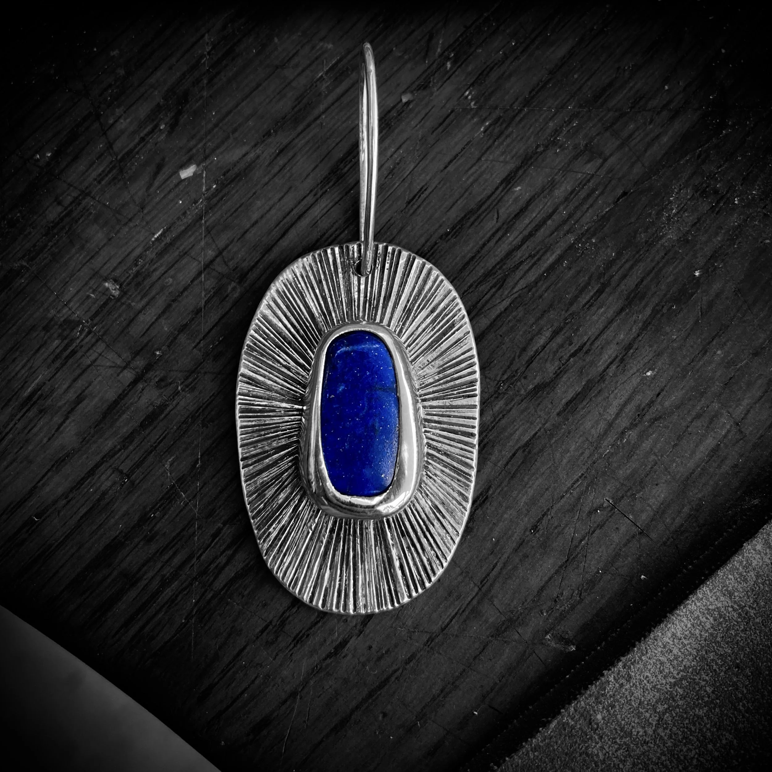 Pendentif_Lapis_Guilloche 3.jpg