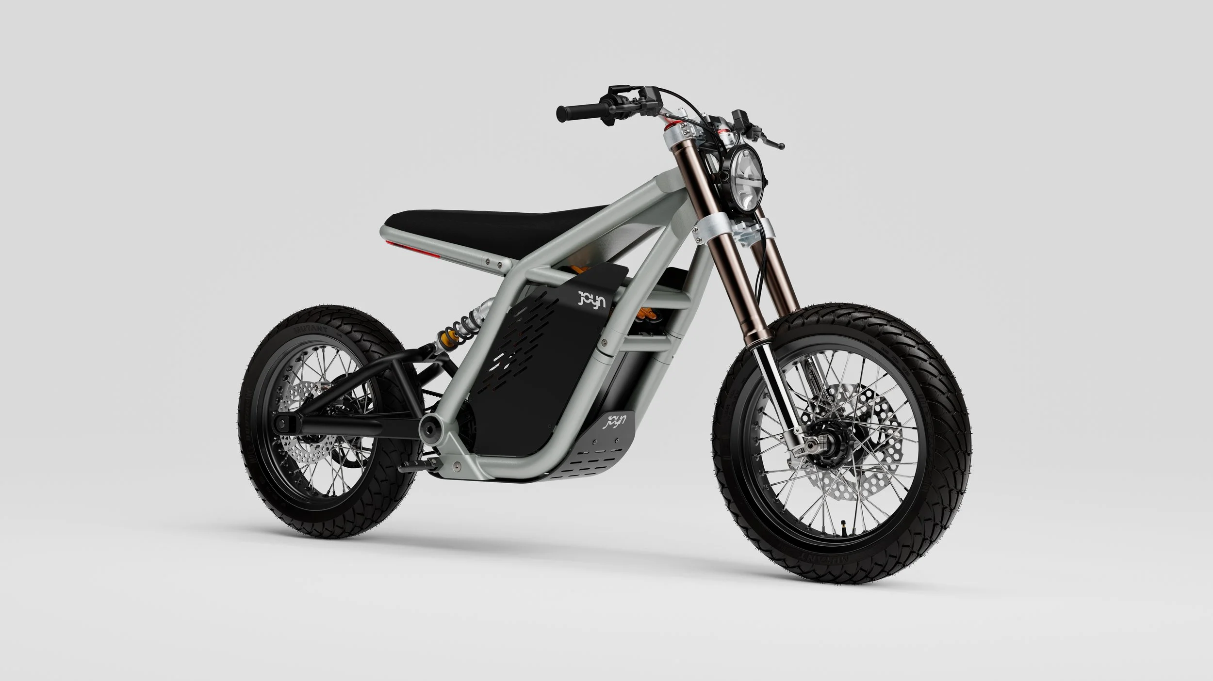 TITANIUM 24 HERO.1101.jpg