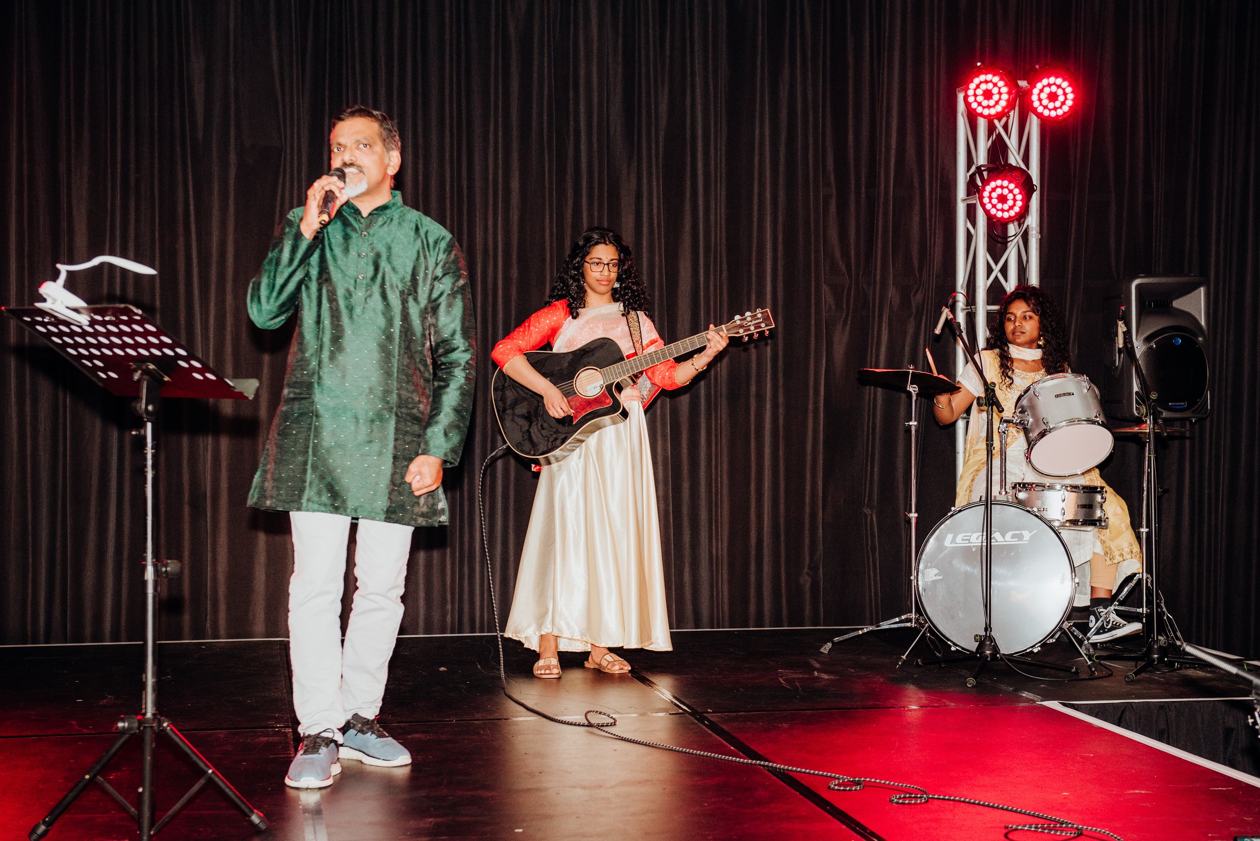 Manoj Chakko sang in Limelight, backed up by his daughter and her friend on guitar and drums. Multigenerational and multigenre collaborations - we love to see it!
