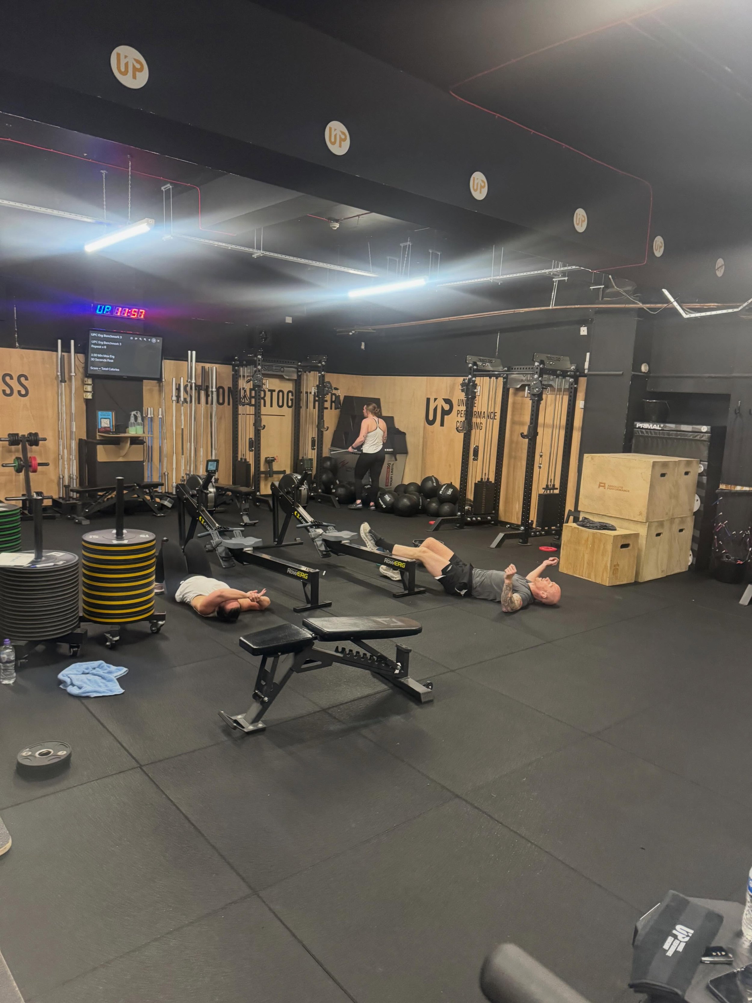 Intensity&hellip;.

Mental work from those completing today&rsquo;s UPC Benchmark&hellip;.

Just one erg and a timer needed 🤝

#fitness #health #conditioning #ergworkout #hardwork