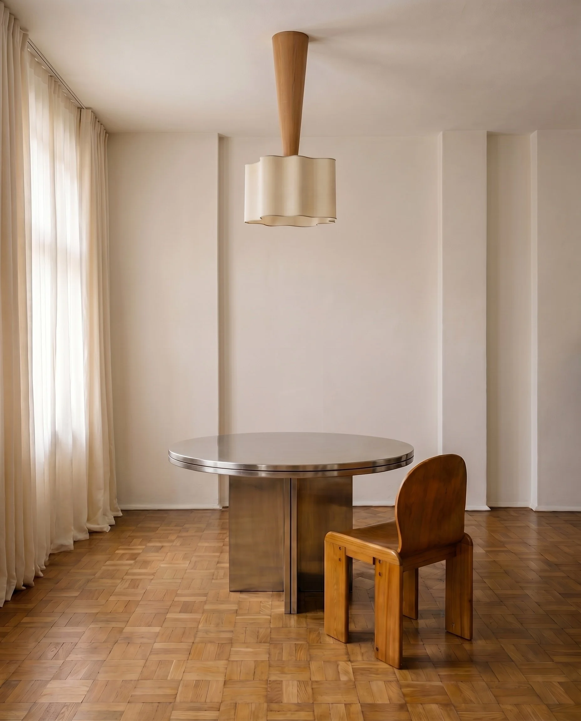 572-Cats-short-bauhaus-flat.jpg