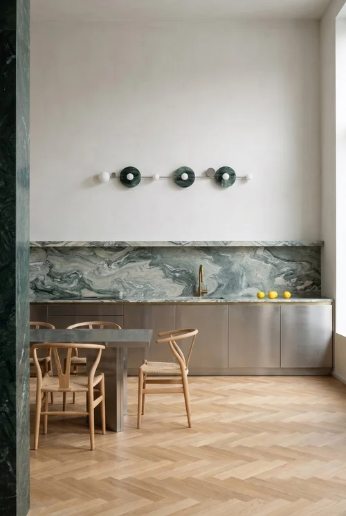 Disc and sphere glass by Atelier Areti
