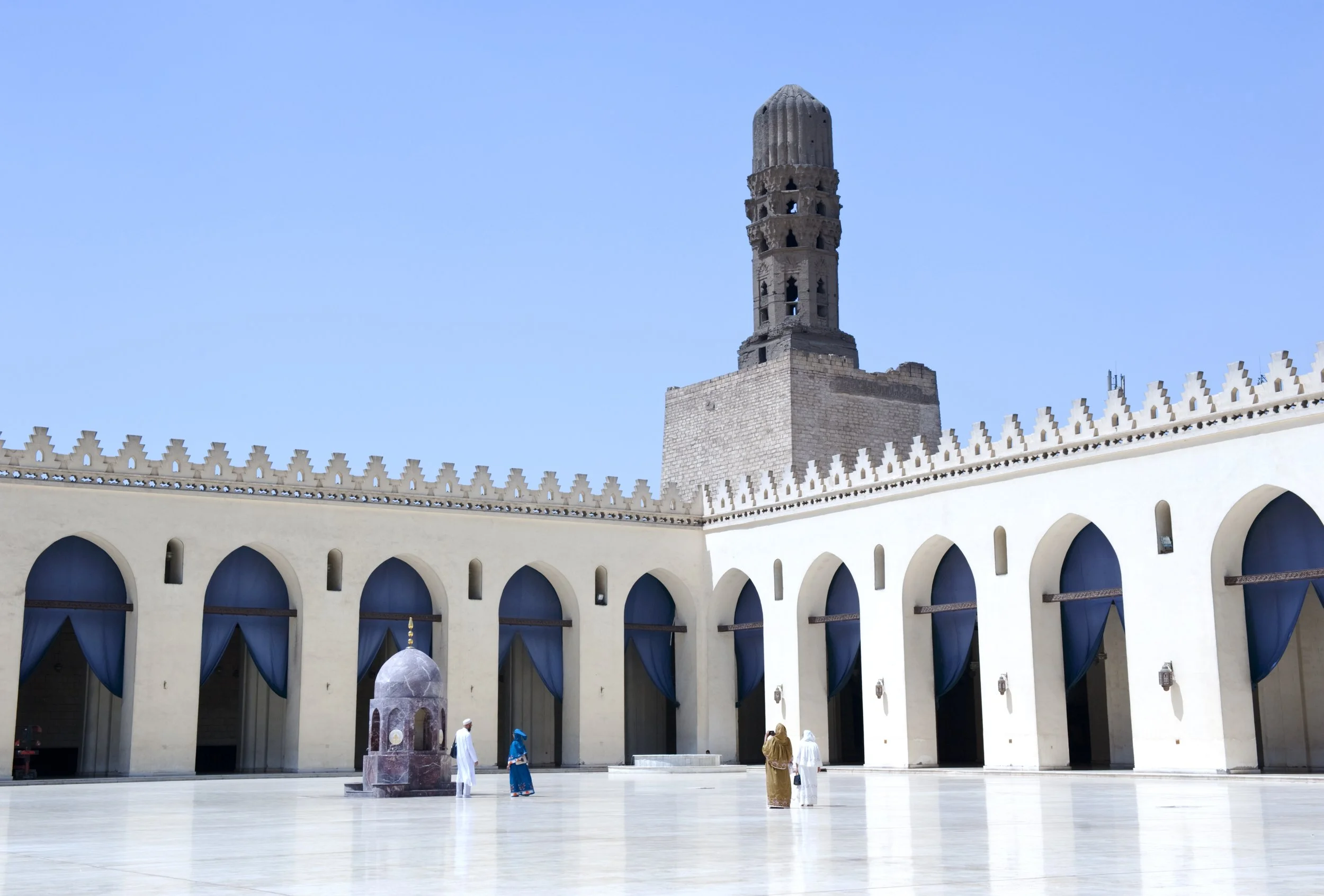 Al Hakim Mosque - Islamic Cairo 8.jpg