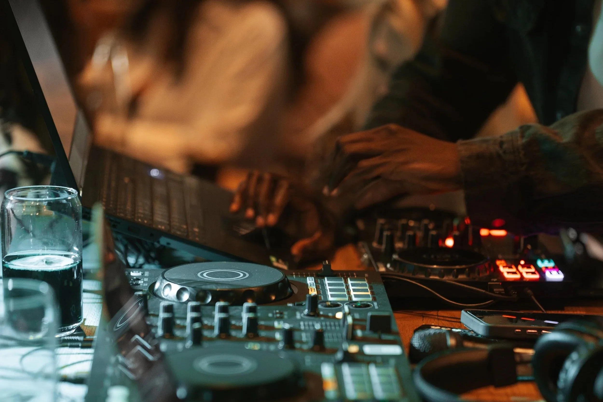 latino Ritmo Party mit DJ Mousty &amp; Seydou