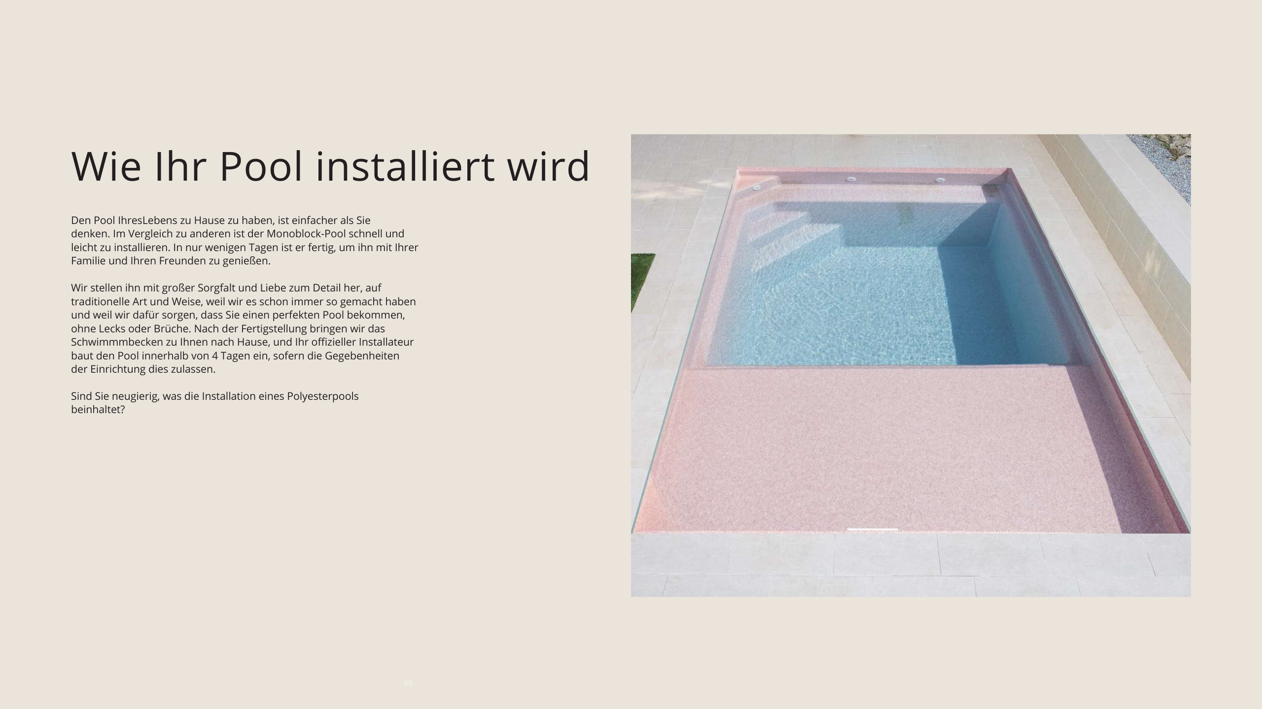Ein moderner Pool mit Wasser im Hintergrund und einem gepflasterten Rand, Blick auf das Schwimmbecken mit Treppen.