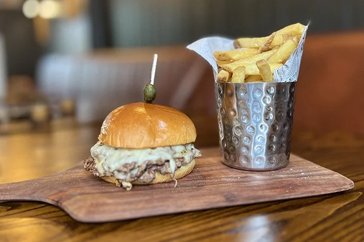 Hert_Burger & fries.jpg