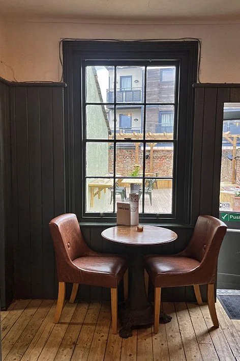 Hert_garden window.jpg