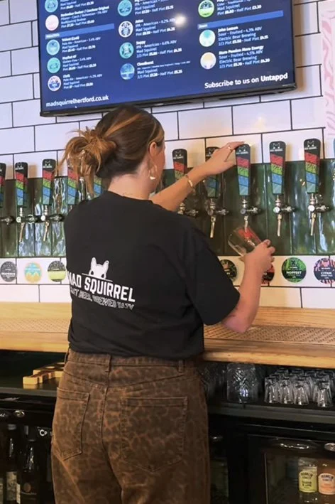 Hert_Jade at bar 2.jpg