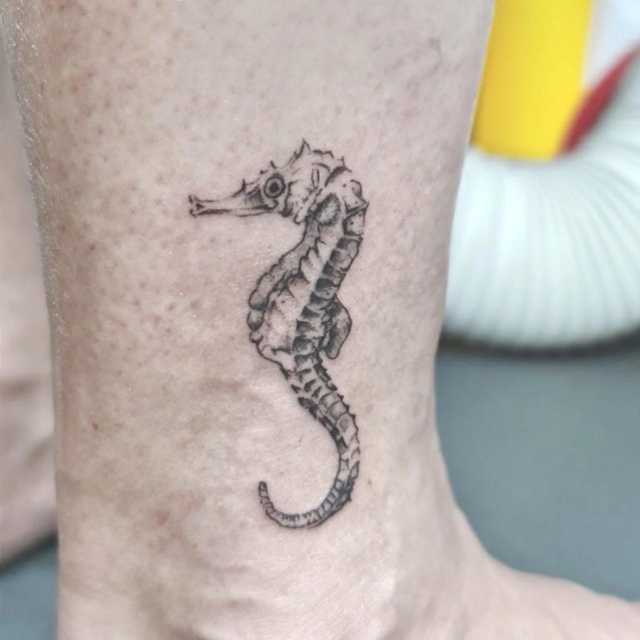Seahorse, done by @frese_ink . Get in touch for booking and enquiries! #londontattoo #camdentattoo #seahorsetattoo #blackandgreytattoo #delicatetattoo #seatattoo