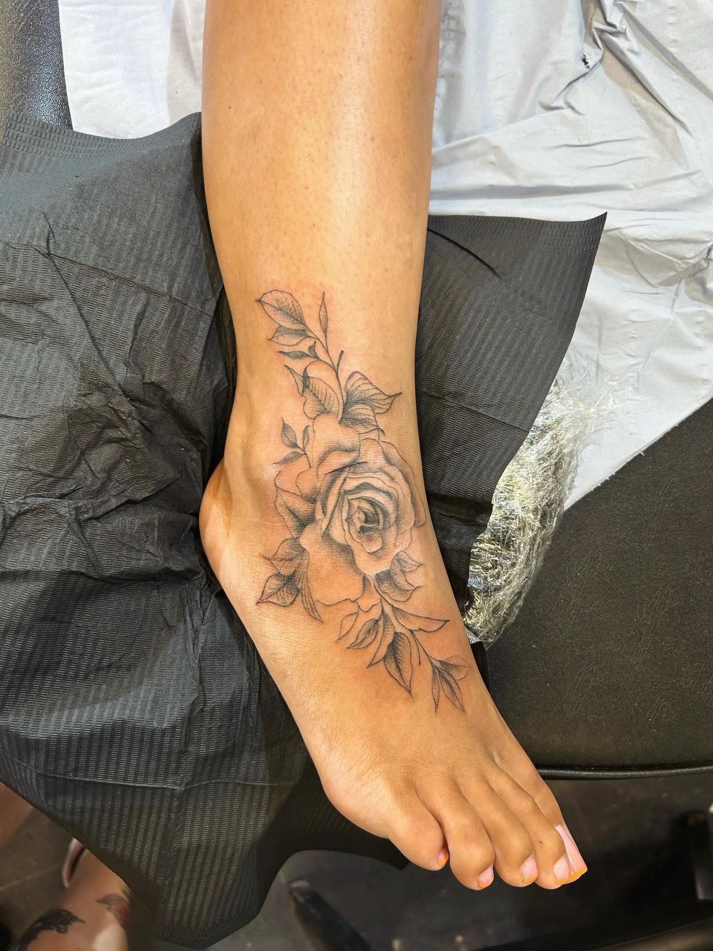 @frese_ink #tattoo#tattoos#tattoed#tattooart#tatattoogirltattoist tattoonature instatattooblackandgreytattoo tattoostudiotattoolifetattodo tattooink tattoopassion tattoinspiration tattoolondon tattooworld tattooingtattoobranch tatuajestatuaggio tatto