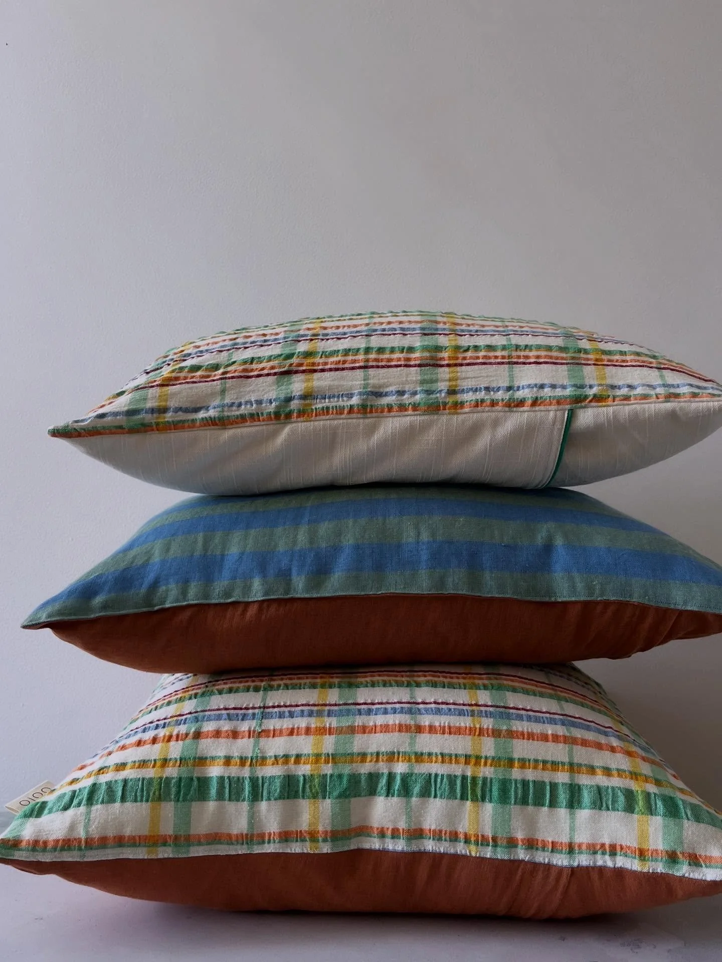 New homeware incoming.

#vintagetextilecushions #vintagefabric #homewares #homestyle #linen #handmade