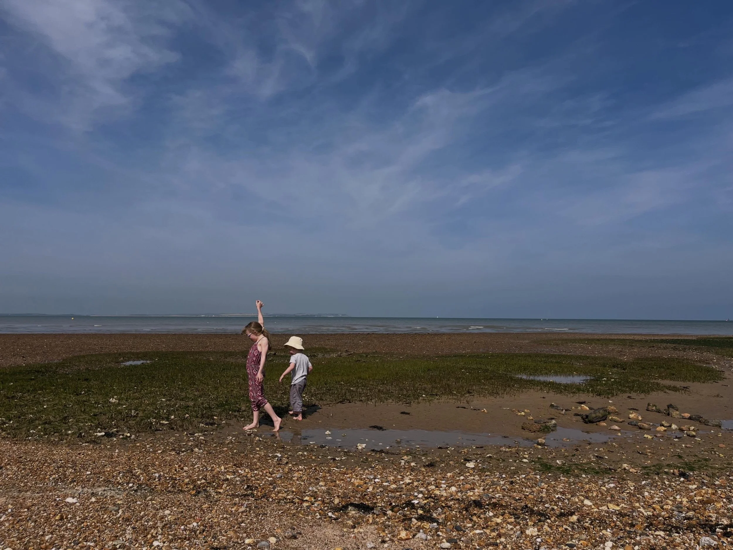 May wrap up, filled with lots of sunshine, family time and friends. 

📷
1. Rockpool exploring
2. Blossom joy 🌸 
3. Brilliant reads 
4. Fun pop ups
5. May Day madness
6. Daisy picking 
7. Summer food
8. Celebrating gorgeous friends tie the knot 🤍
9