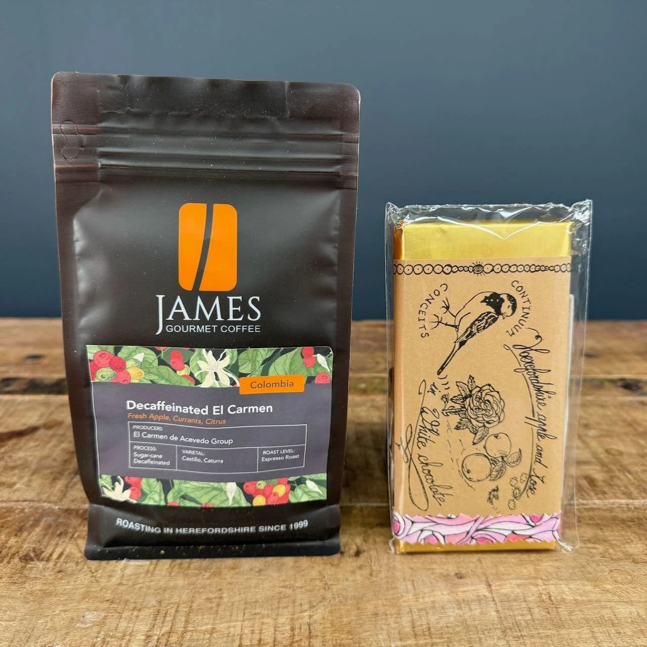 The Ultimate Coffee &amp; Chocolate Pairing ☕️🍫

This pairing features James Gourmet Coffee &ndash; Decaffeinated El Carmen (Colombia) alongside Continuum Conceits Herefordshire apple and rose white chocolate 

The coffee&rsquo;s fresh notes of appl