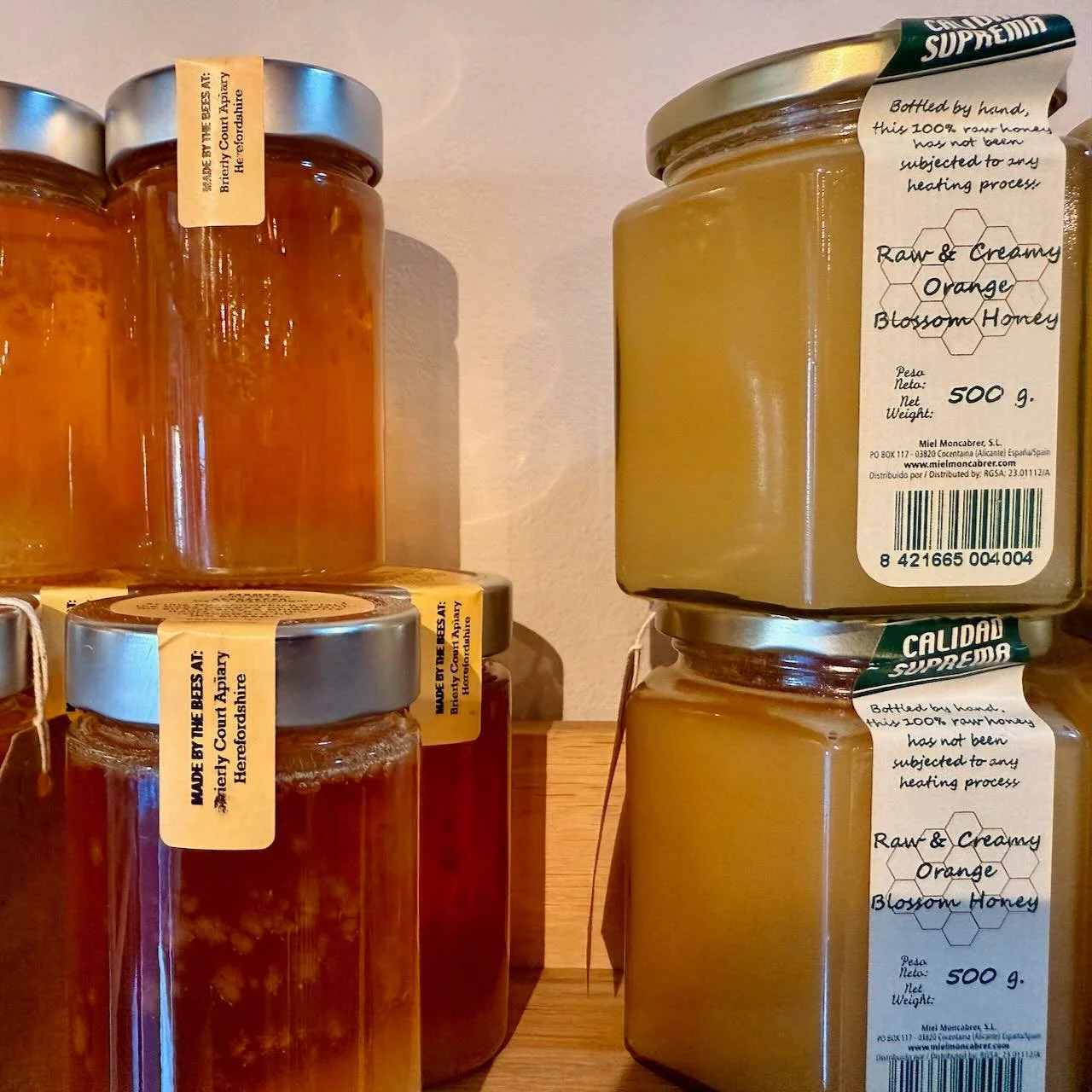 🍯Beautiful honey, just as it should be. 🍯

From raw, creamy orange blossom honey, and amazing tasting  local raw Wembley honey, to cut honeycomb dripping with flavour, this ia honey in it's purest, most natural form.

We love stocking producers who