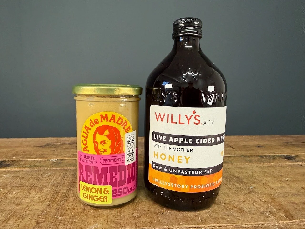 Chase the winter bugs away. ❄️🍯🍋

When the cold creeps in and everyone&rsquo;s sniffling, this is our go-to comfort cup.

A spoonful of Lemon &amp; Ginger Remedio
a spoonful of Willy&rsquo;s Live Apple Cider Vinegar with Honey
hot water
Stir. Sip. 