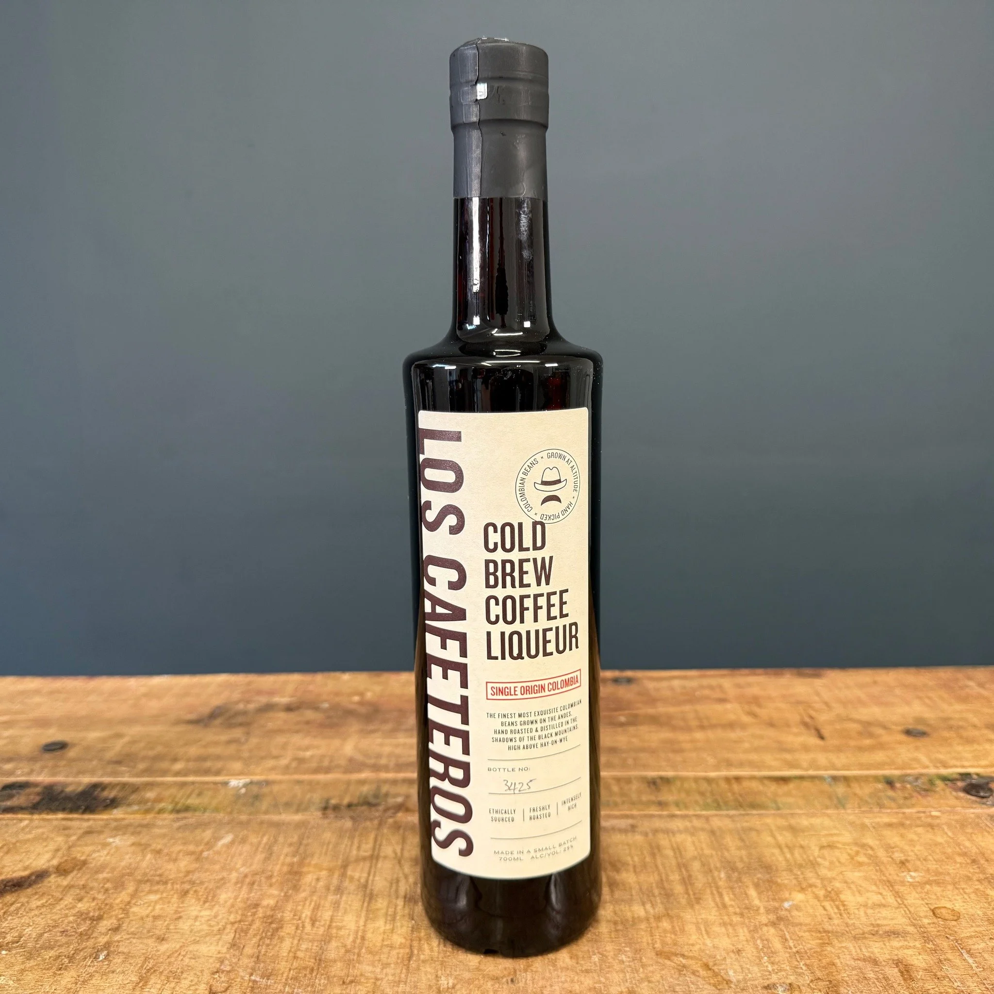 Coffee&hellip; but make it indulgent. ☕🍸

This Los Cafeteros Cold Brew Coffee Liqueur is made using single-origin Colombian coffee, giving it a deep, smooth flavour with real character.
Rich, slightly sweet, and beautifully balanced &mdash; proper c