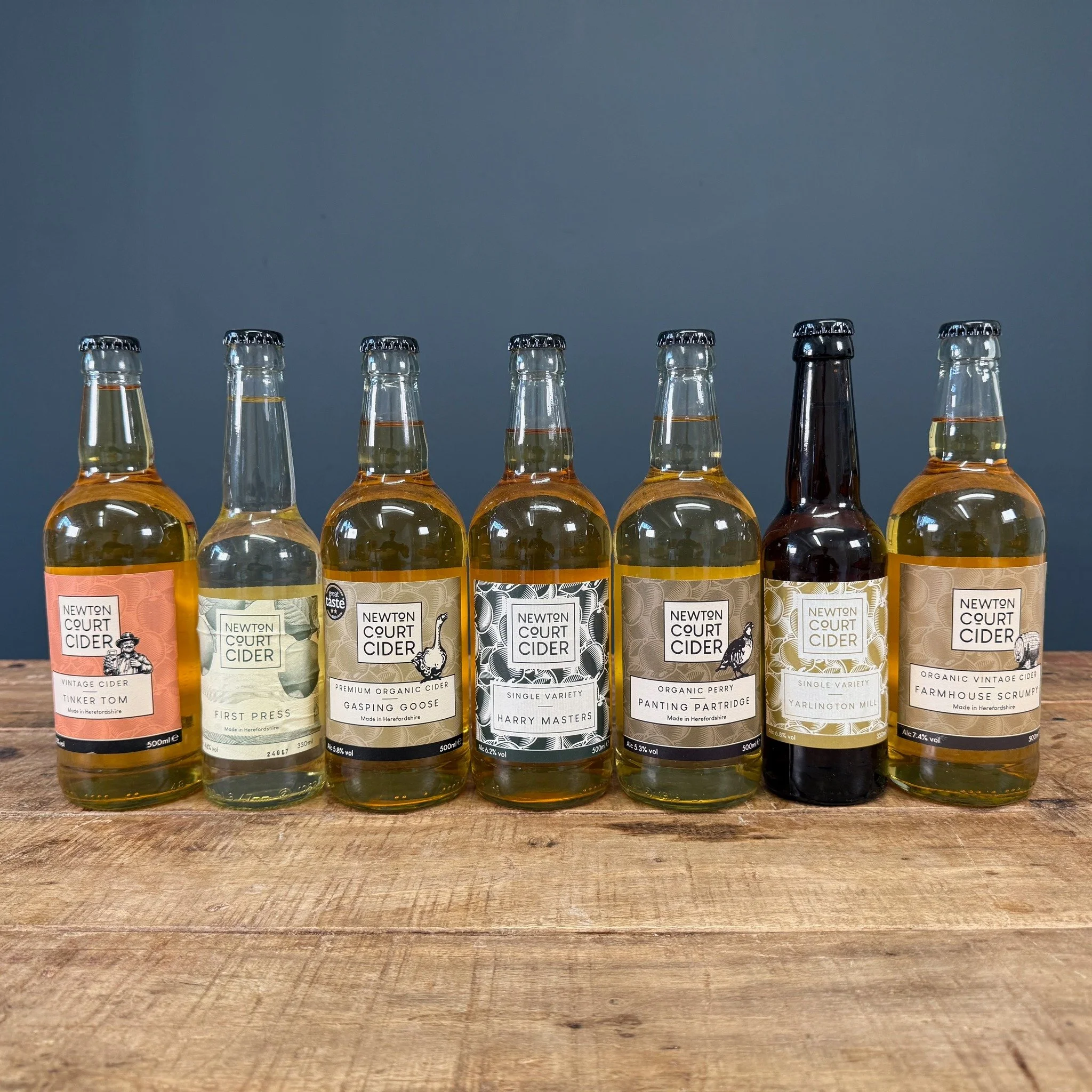 ☀️🍷 Bank Holiday weekend is here&hellip; and the forecast is looking beautiful 🍹🌿
If you&rsquo;re planning a garden get-together, a relaxed afternoon in the sunshine, or simply something special for the weekend, we&rsquo;ve got a fantastic range o