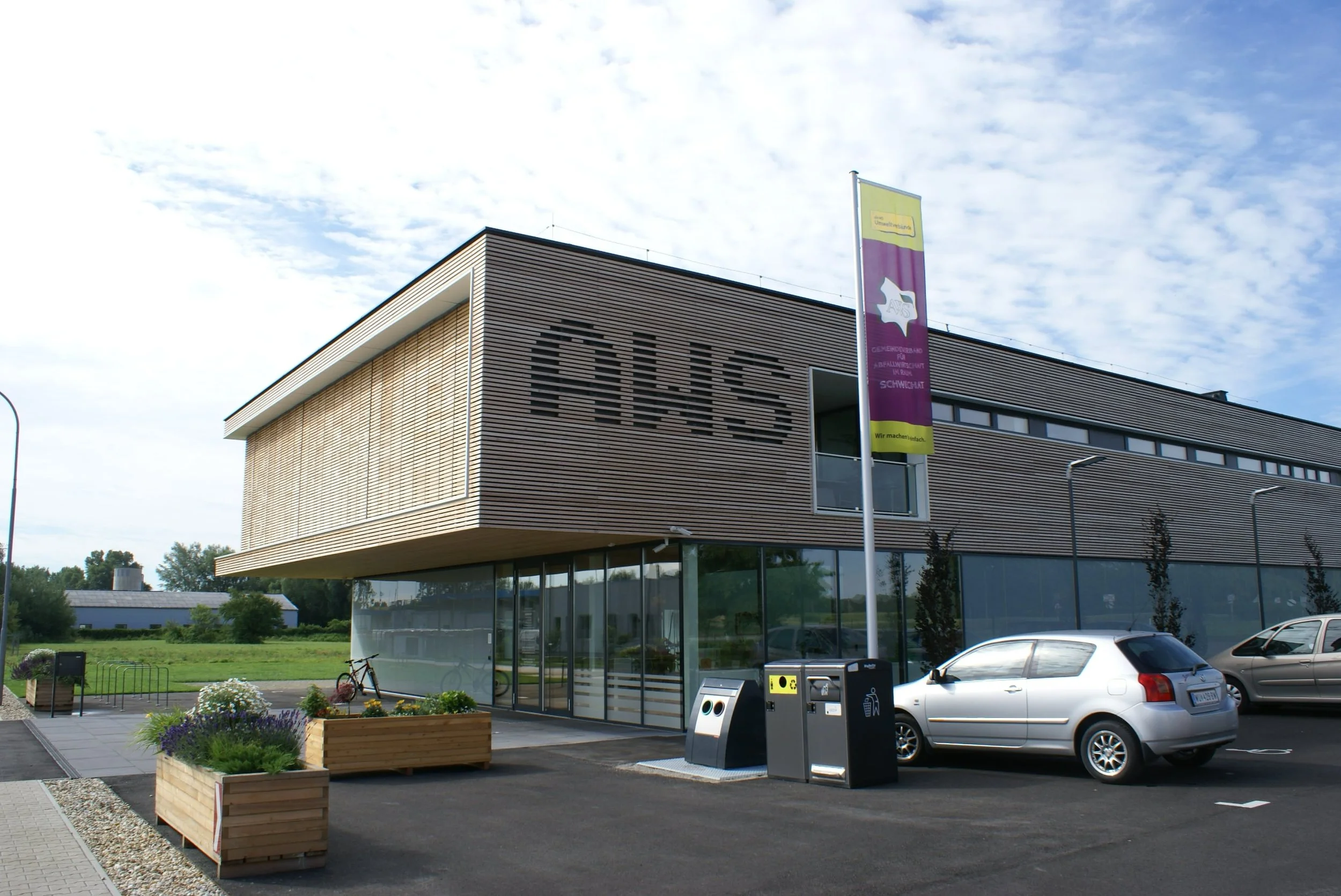 Müll in der Stadt und drum herum