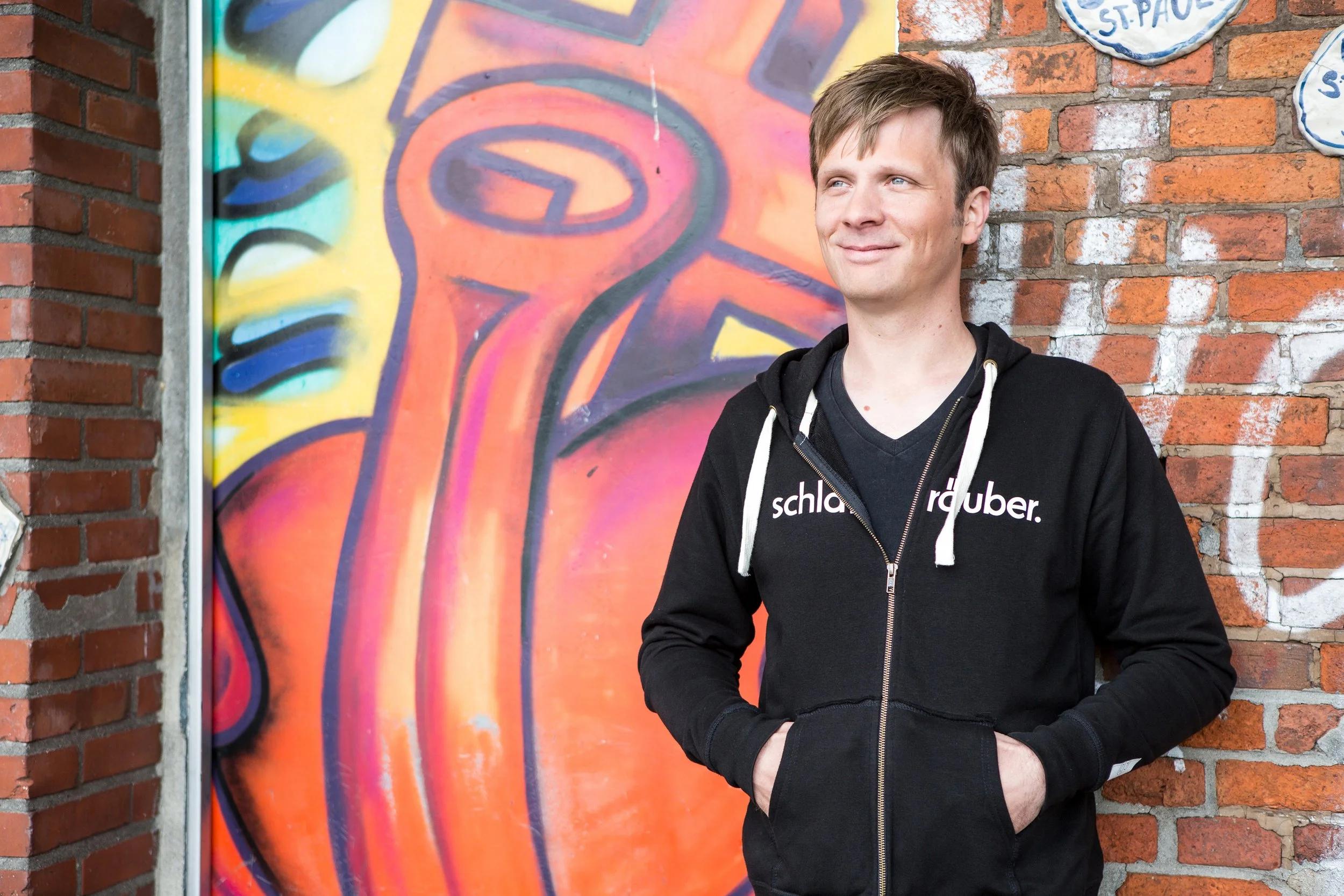 Im Bild zu sehen Mirco Wolf Wiegert, der Gründer und Geschäftsführer von fritz-kola.