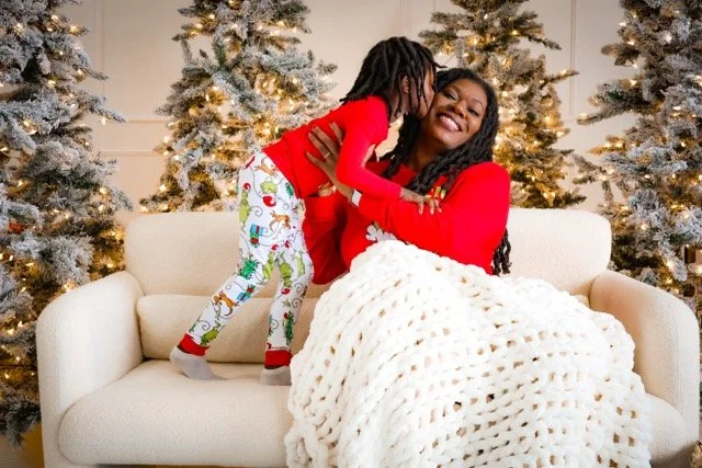 A Cozy Christmas Studio Session with the Sweetest Little Family