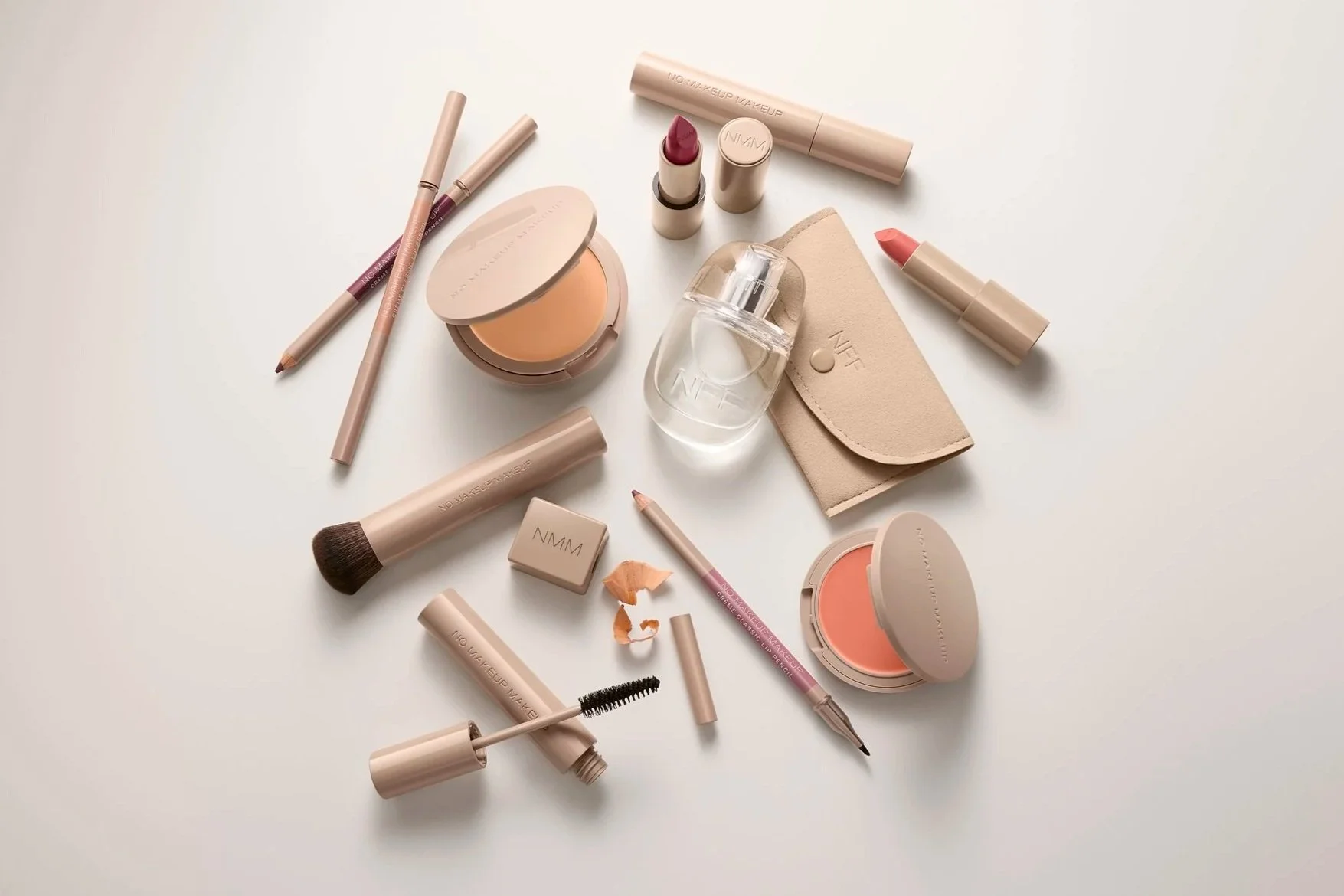 NMM_stylized_makupbag_fullroutine_HERO_V1A.jpg