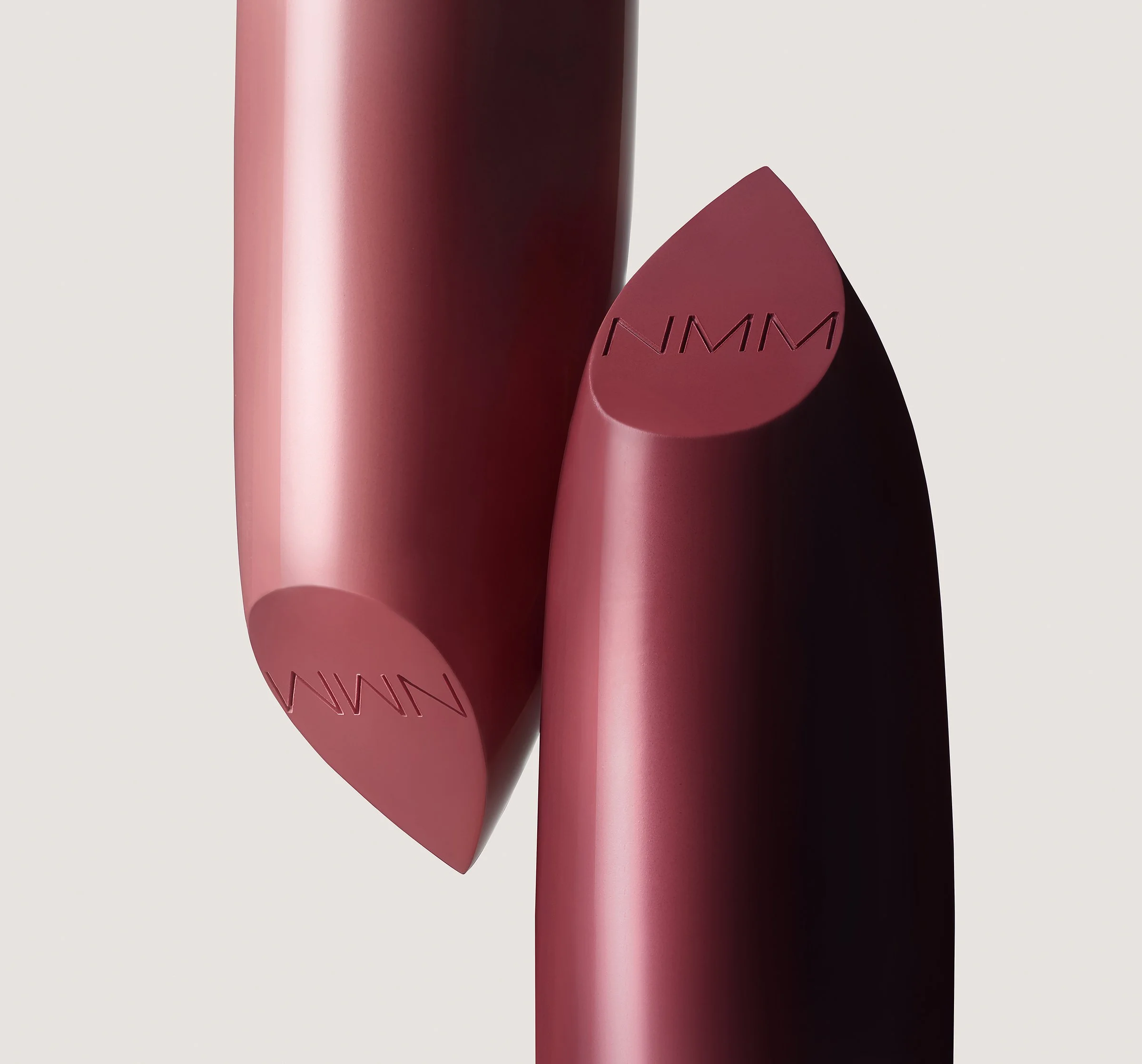NMM_ECOMM_LIPSTICK_SHOT_03b_plum.jpg