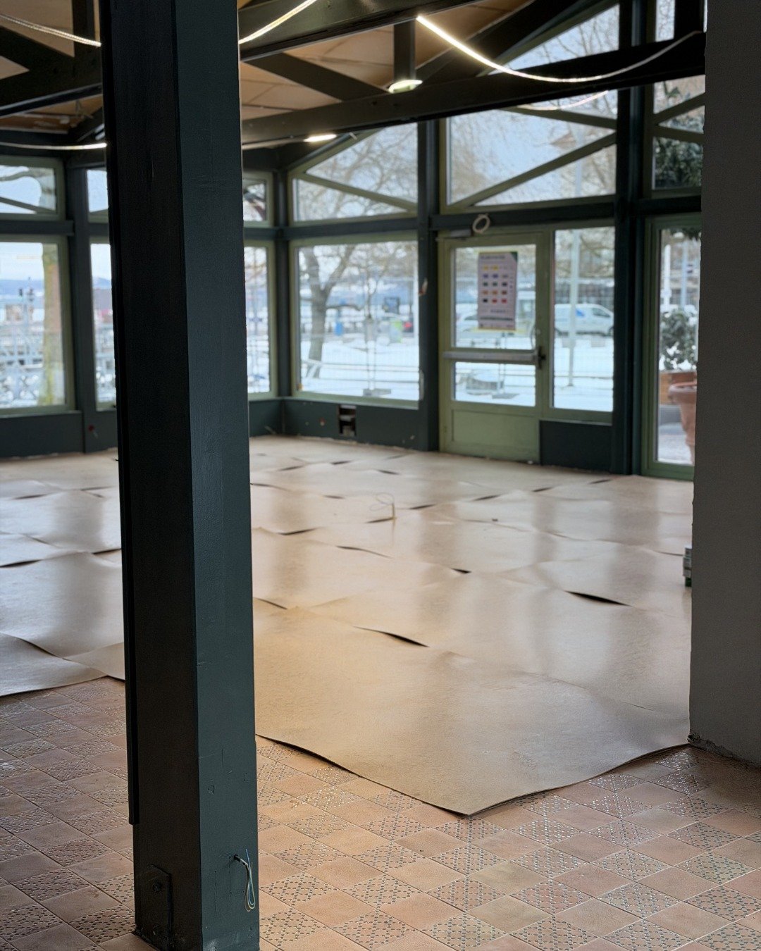 Sakta men s&auml;kert g&aring;r renoveringen fram&aring;t... S&aring;h&auml;r ser det ut hos oss p&aring; Berseau just nu!💫💚

#J&ouml;nk&ouml;ping #renovering #berseau