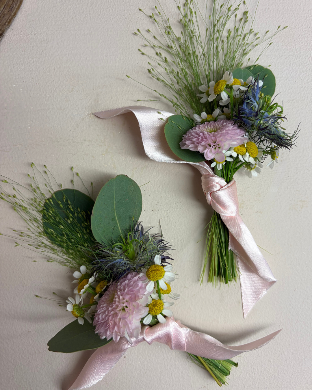 festival_inspired_country_wedding_buttonholes.png
