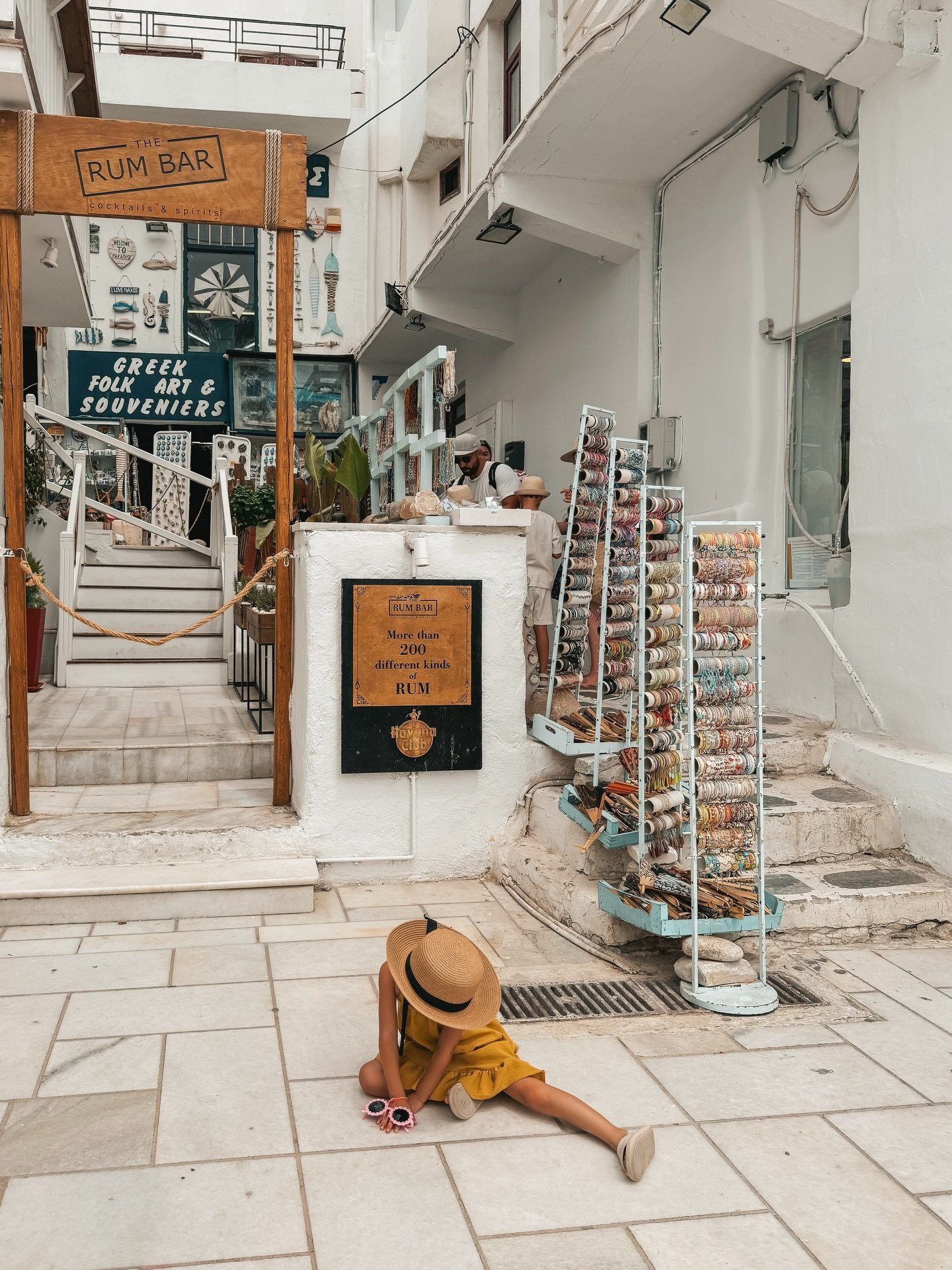 Family travel reality check.

Find beauty in the chaos &mdash; what other way is there?

#familytravelwithkids #travelwithkids #familytravelcreator #travelphotostory #aesthetictravel