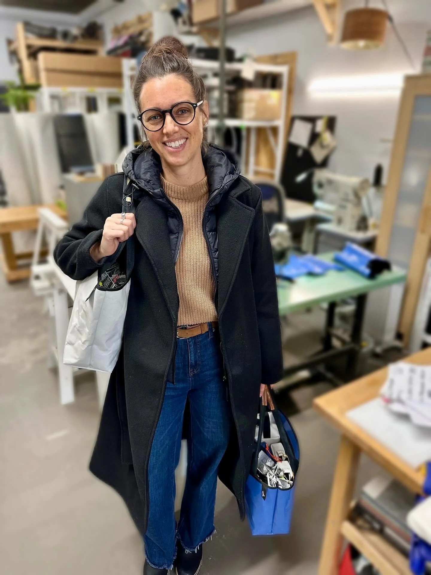 ✨ De la grande visite &agrave; l&rsquo;atelier! Dimanche dernier, j&rsquo;ai eu la chance d&rsquo;accueillir Jo&euml;lle Brodeur, PDG du @parcolympique , directement dans mon univers de cr&eacute;ation.

J&rsquo;ai &eacute;t&eacute; touch&eacute;e pa