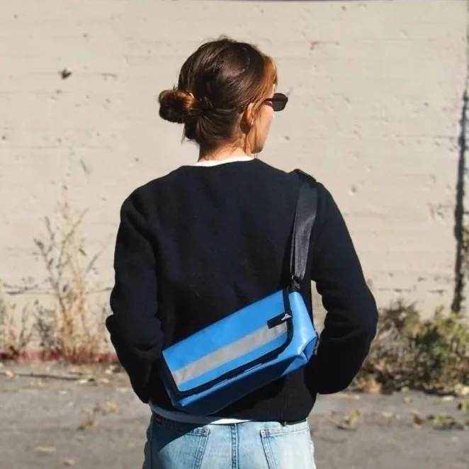 Petit+messager+bleu+-+1+-+Sans+cadre.jpg