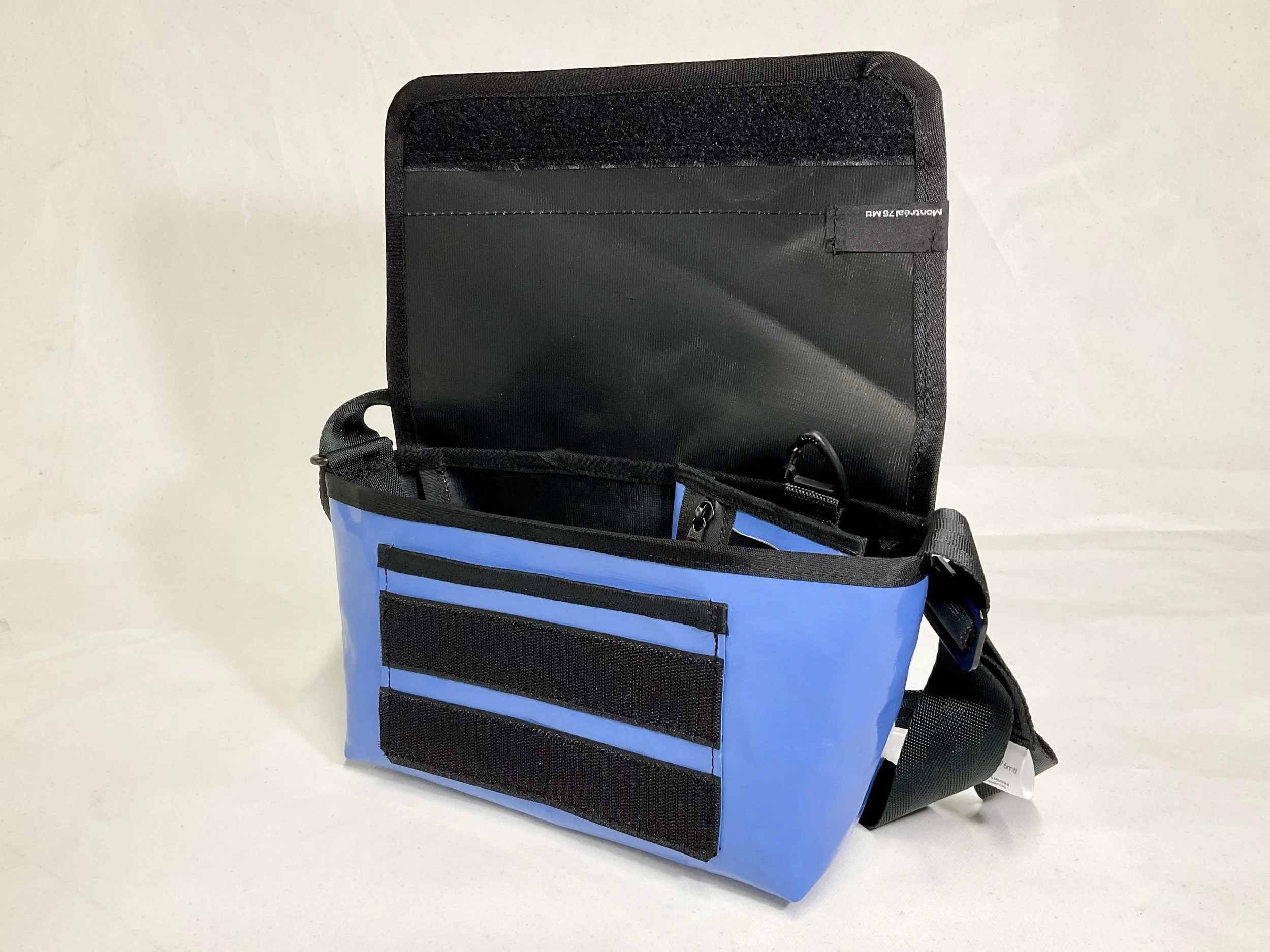 messenger bag_bleu_01a_251125.jpg