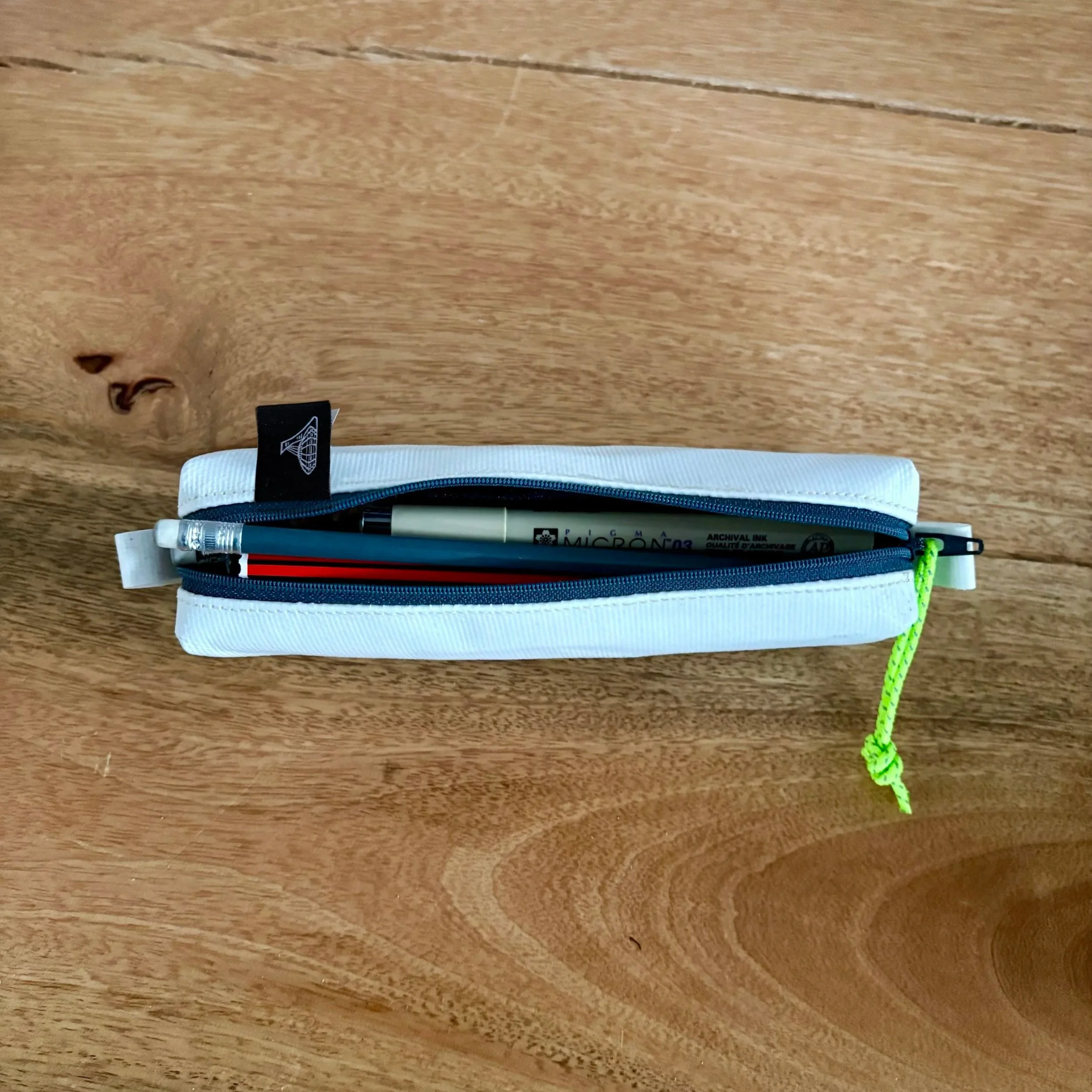 etui_remplie_01_corr_LR.jpg