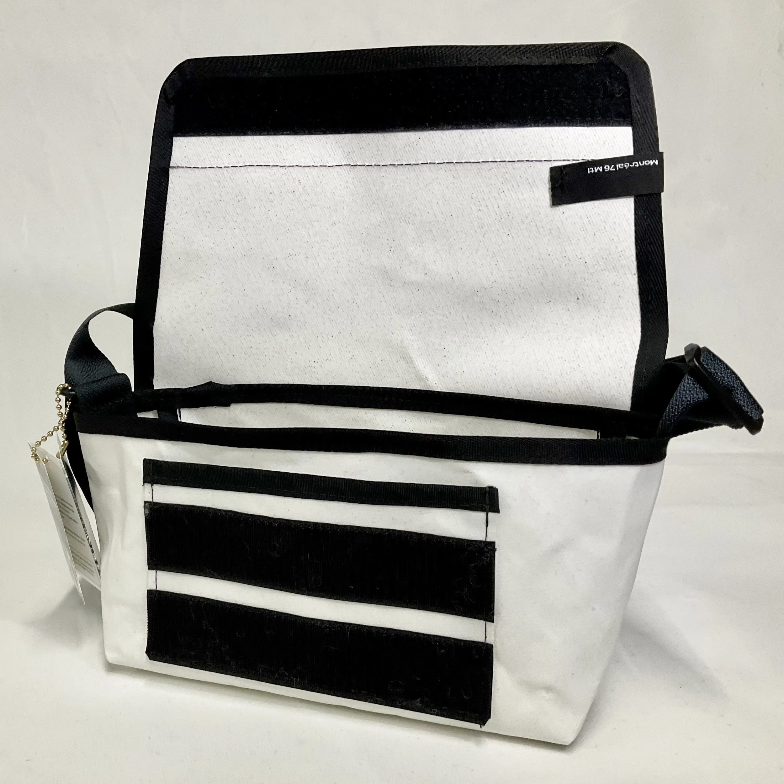 messenger bag_blanc_01a_251125.jpg