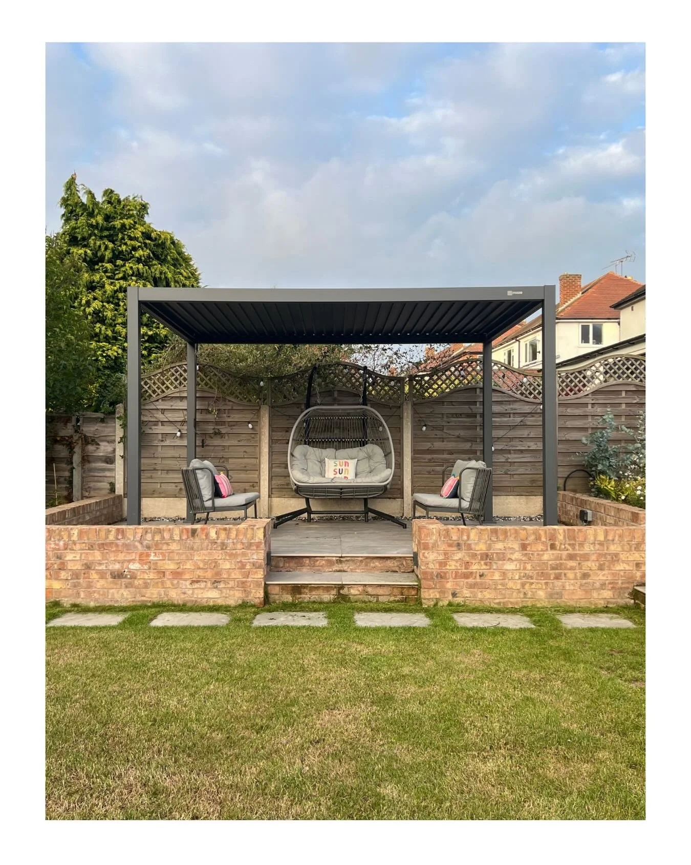 LANDSCAPE DESIGN 

This outdoor seating area was zoned from the rest of the patio and garden by using low level brick walls and an aluminium pergola. It is positioned in the sunniest spot of the garden, so the pergola provides much needed shade on ho