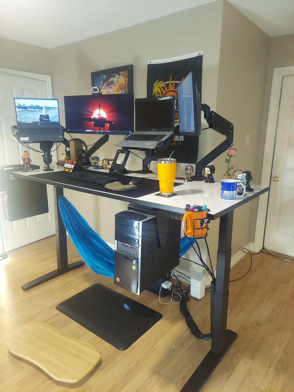 Less Sitting, More Moving: Standing Desks, Mobility Breaks, and Everyday Comfort