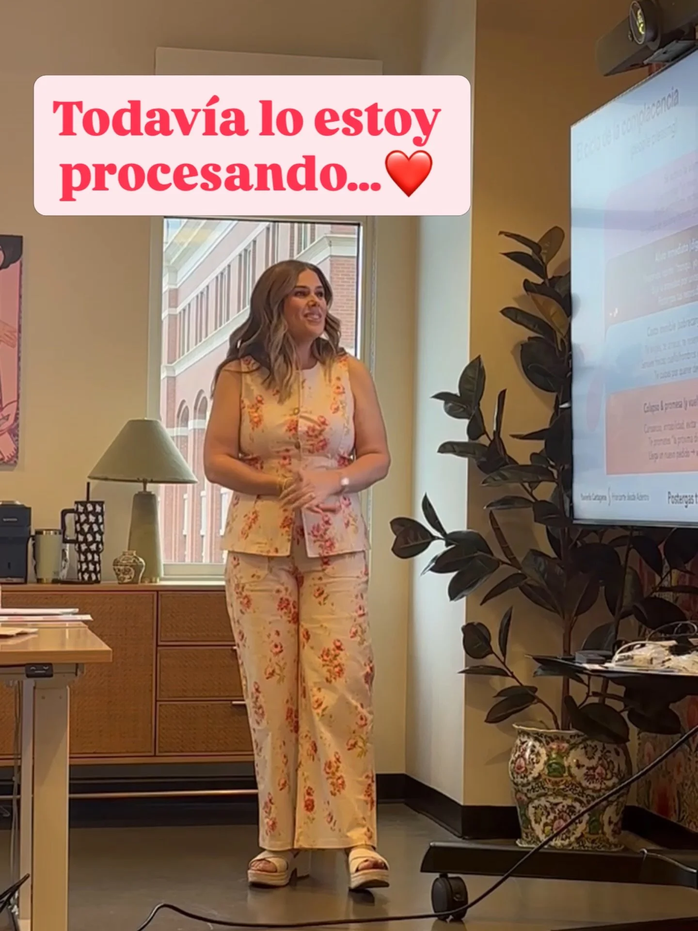 Todav&iacute;a lo estoy procesando&hellip;💛

Lo que pas&oacute; ayer no fue solo un evento.
Fue un espacio donde muchas mujeres dejaron de sostenerlo todo&hellip;para empezar a sostenerse a s&iacute; mismas.

Y eso se sinti&oacute;.

Gracias por su 