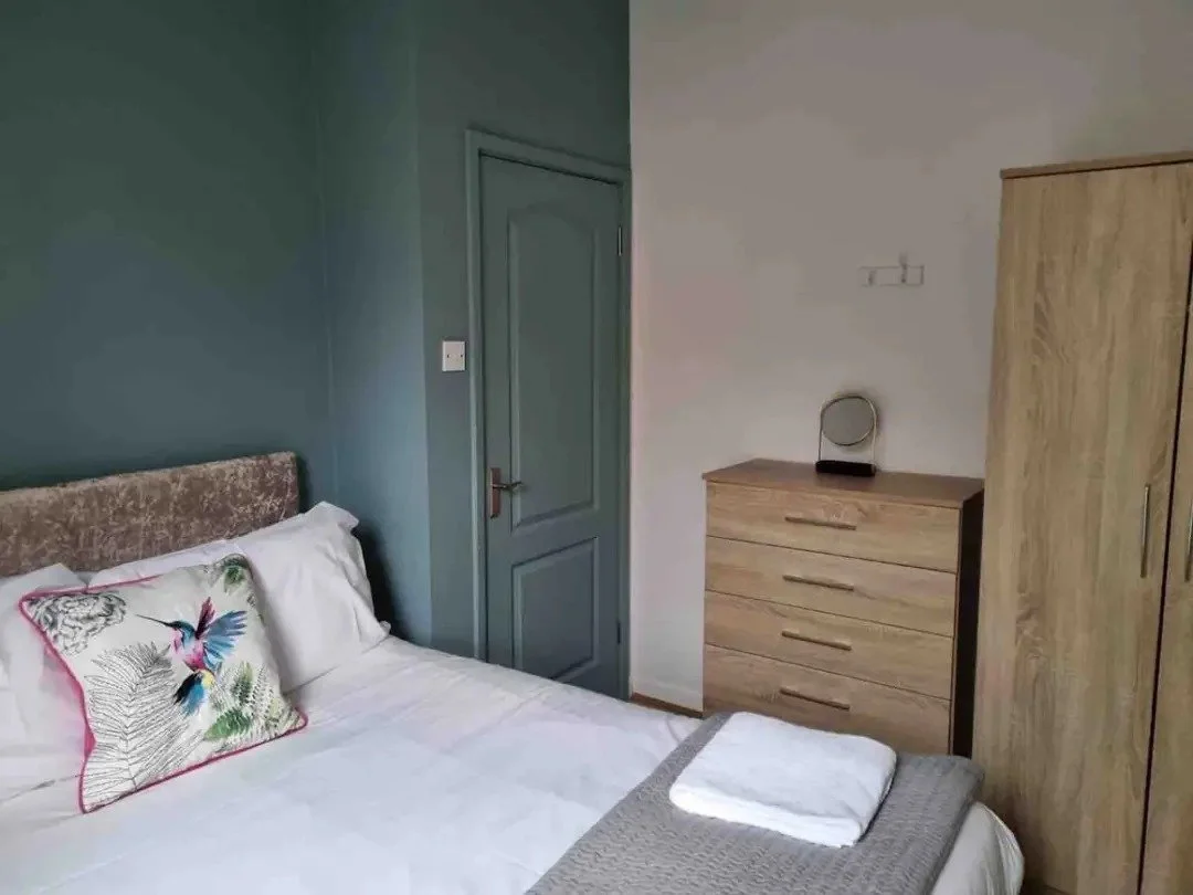 Stylish Stay | Cardiff Bay | Parking | Long Stay - Mysa Property Management