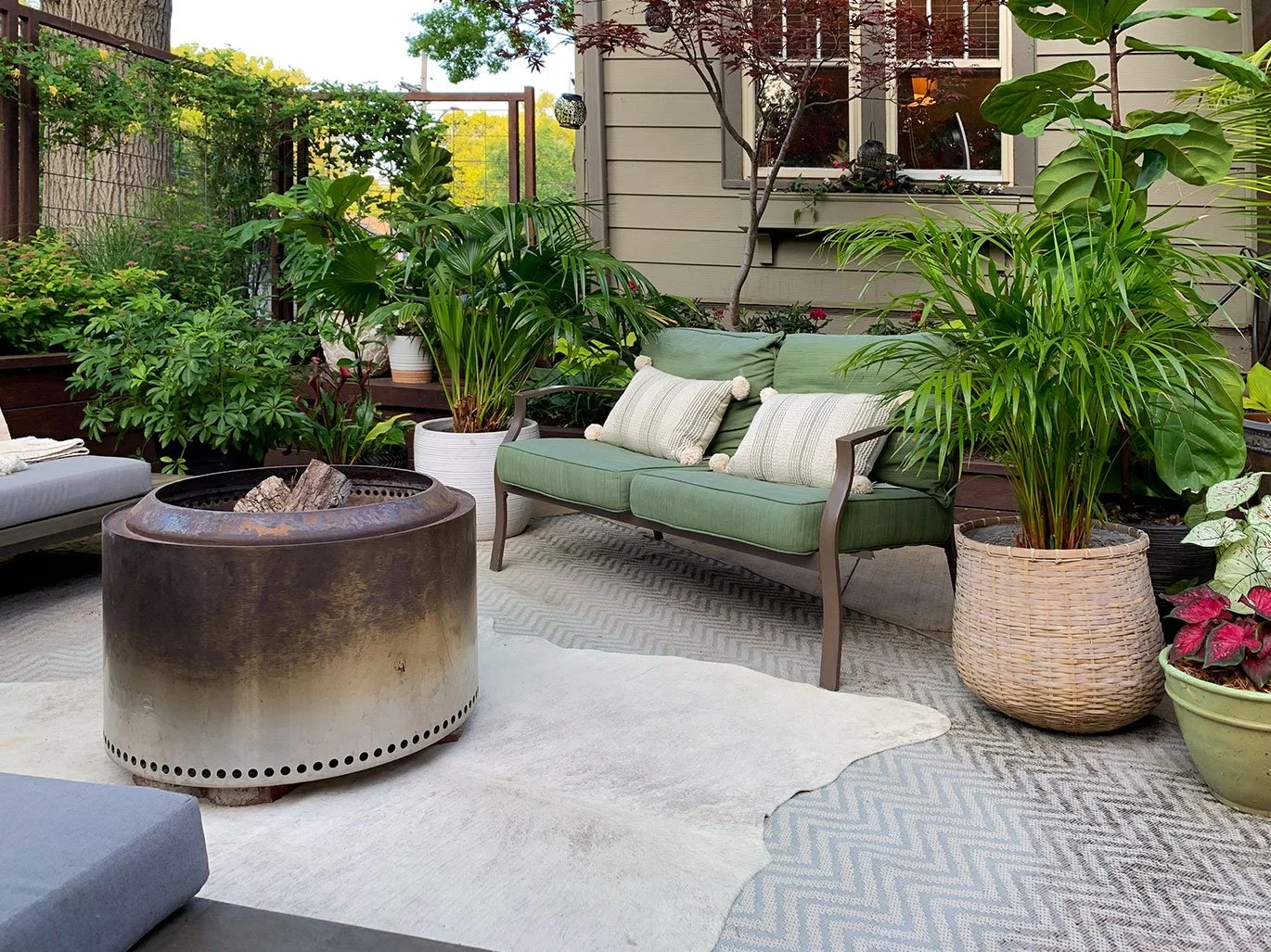 Outdoor living room with fire pit