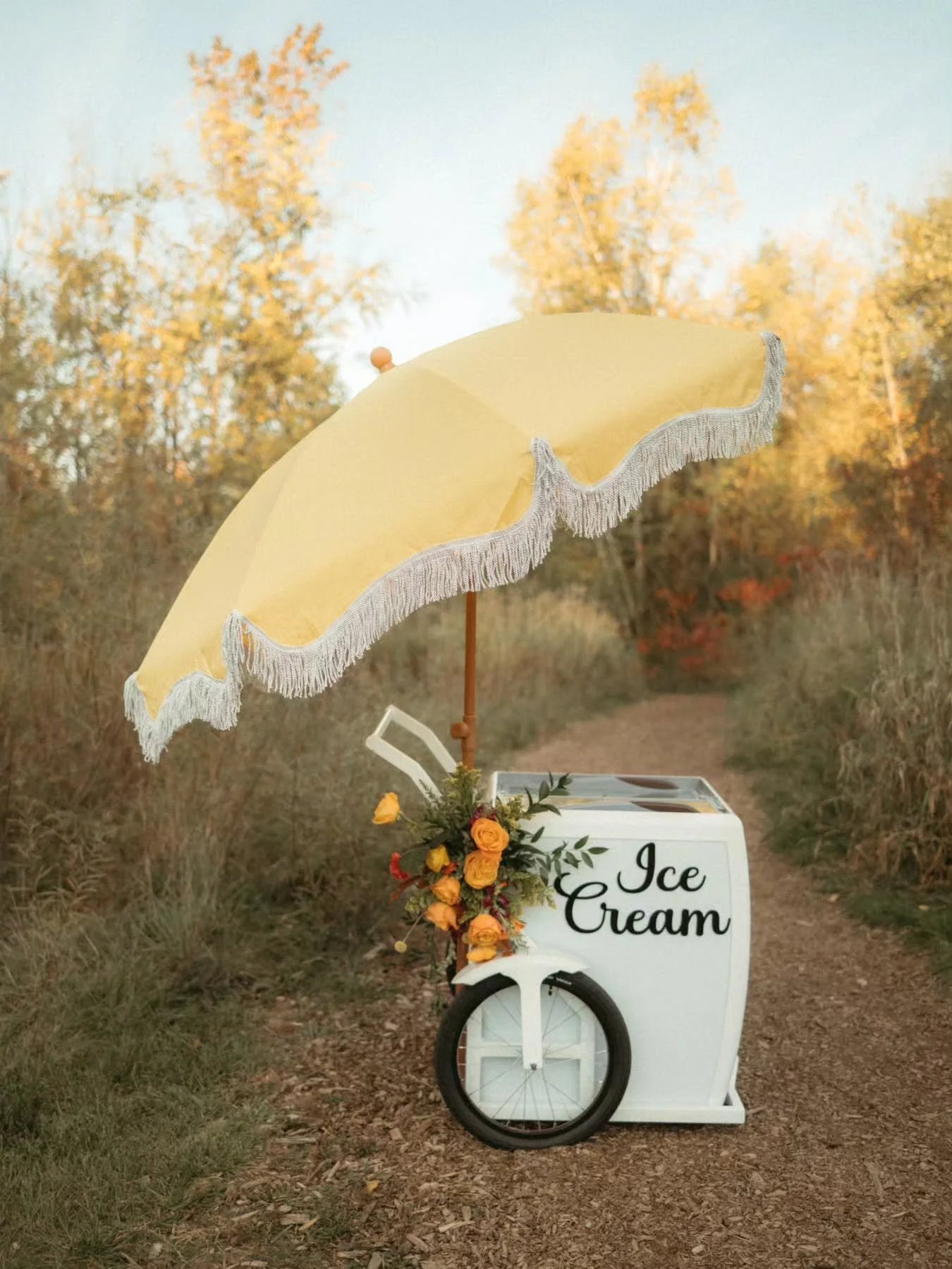 Cue the sunshine...

Vanilla Vibes season is officially here and we&rsquo;re so ready for summer weddings, sweet celebrations, golden hour skies, and all the unforgettable moments to come!

➡️www.vanillavibes.ca