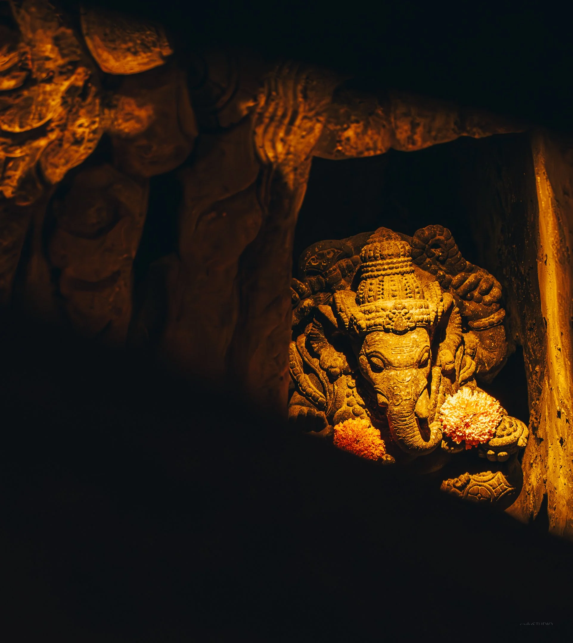 The edge Bali - the cave-9.jpg