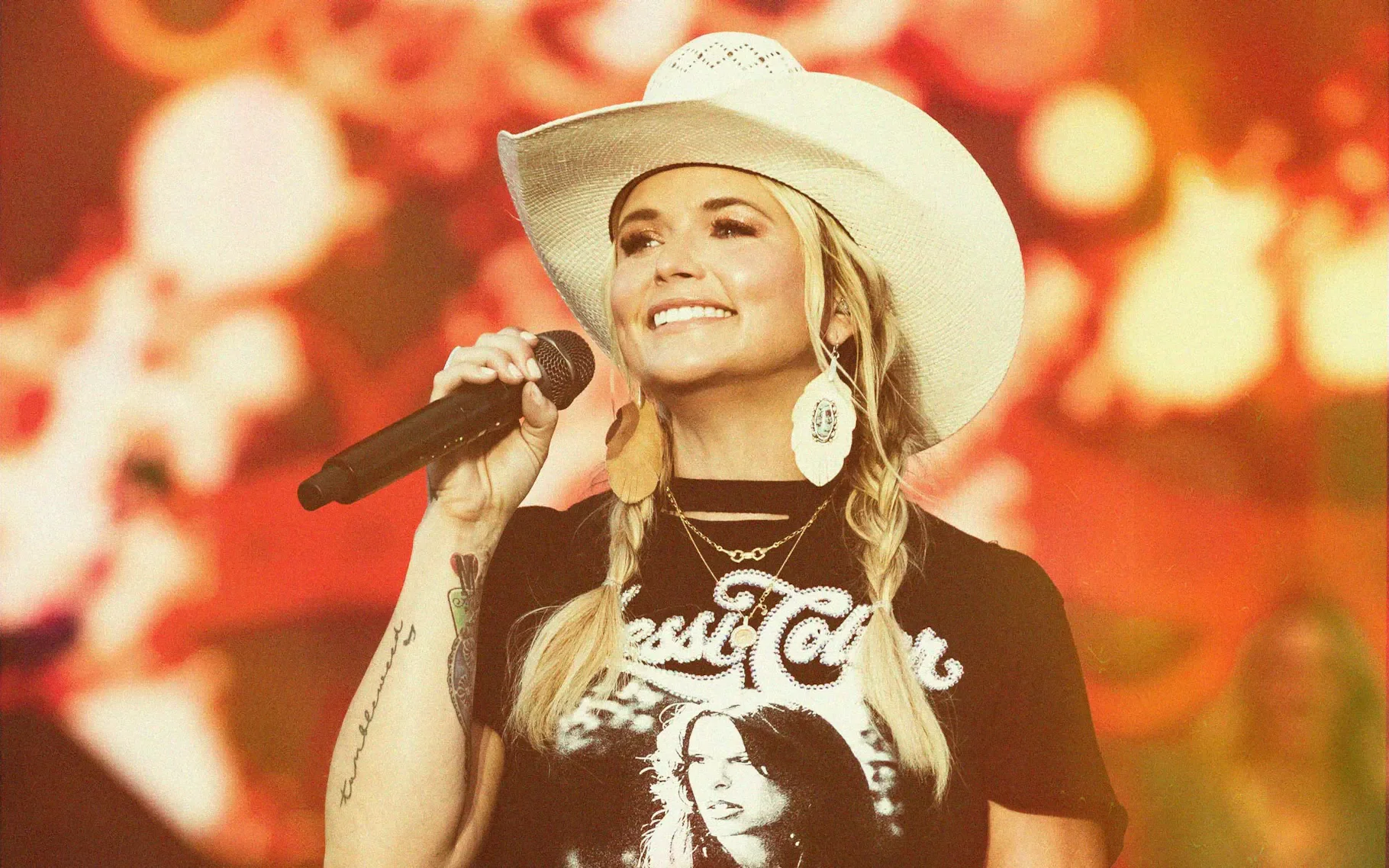 Miranda Lambert on “Mammas Don’t Let Your Babies Grow Up to be Cowboys”