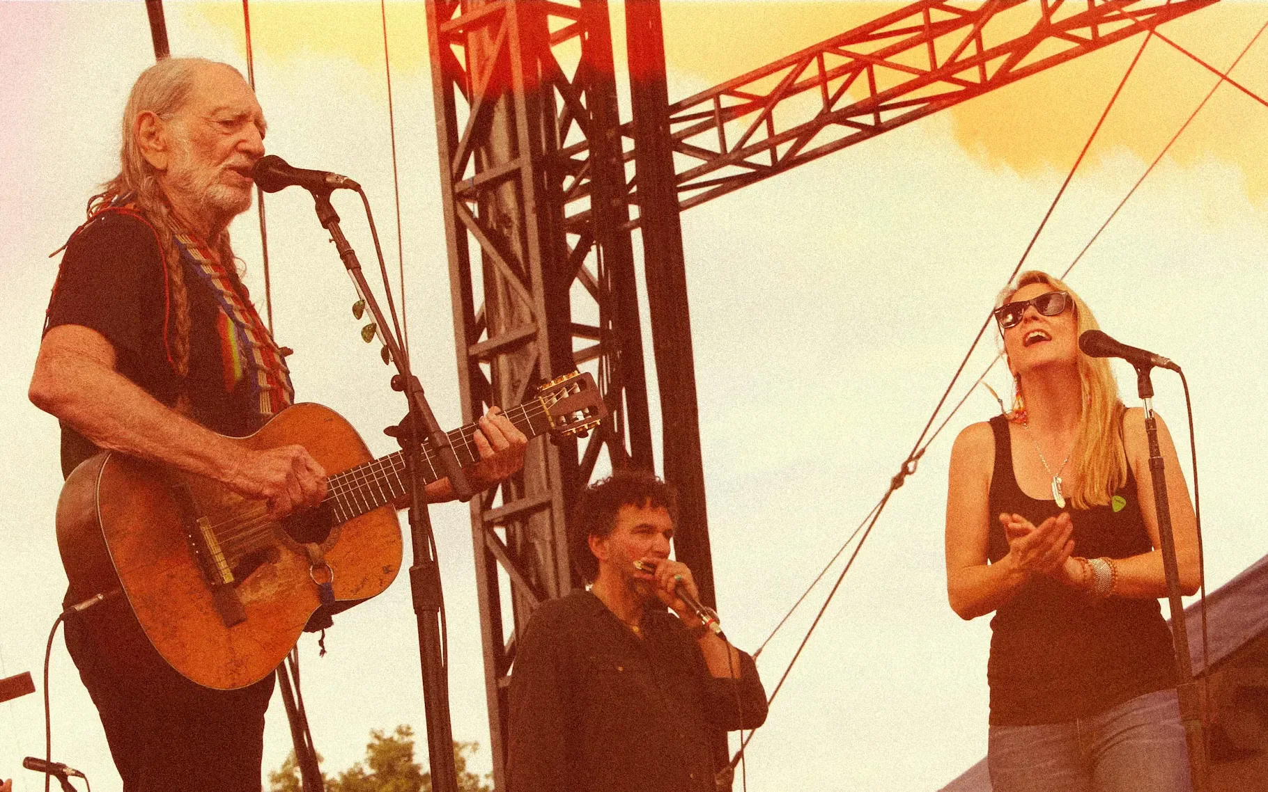 Susan Tedeschi on  “Somebody Pick Up My Pieces”