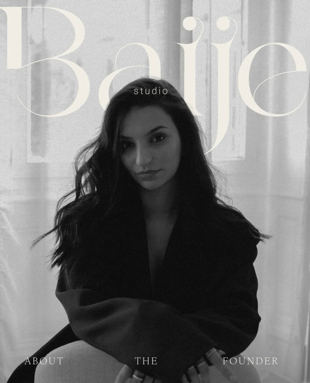Baije Studio a &eacute;volu&eacute;. Alors je crois qu&rsquo;il est temps de me (re)pr&eacute;senter ! 
Hello, moi c&rsquo;est Catarina, designer de marque et fondatrice de Baije Studio 🤎
Concernant mon parcours, je n&rsquo;ai pas d&eacute;couvert l