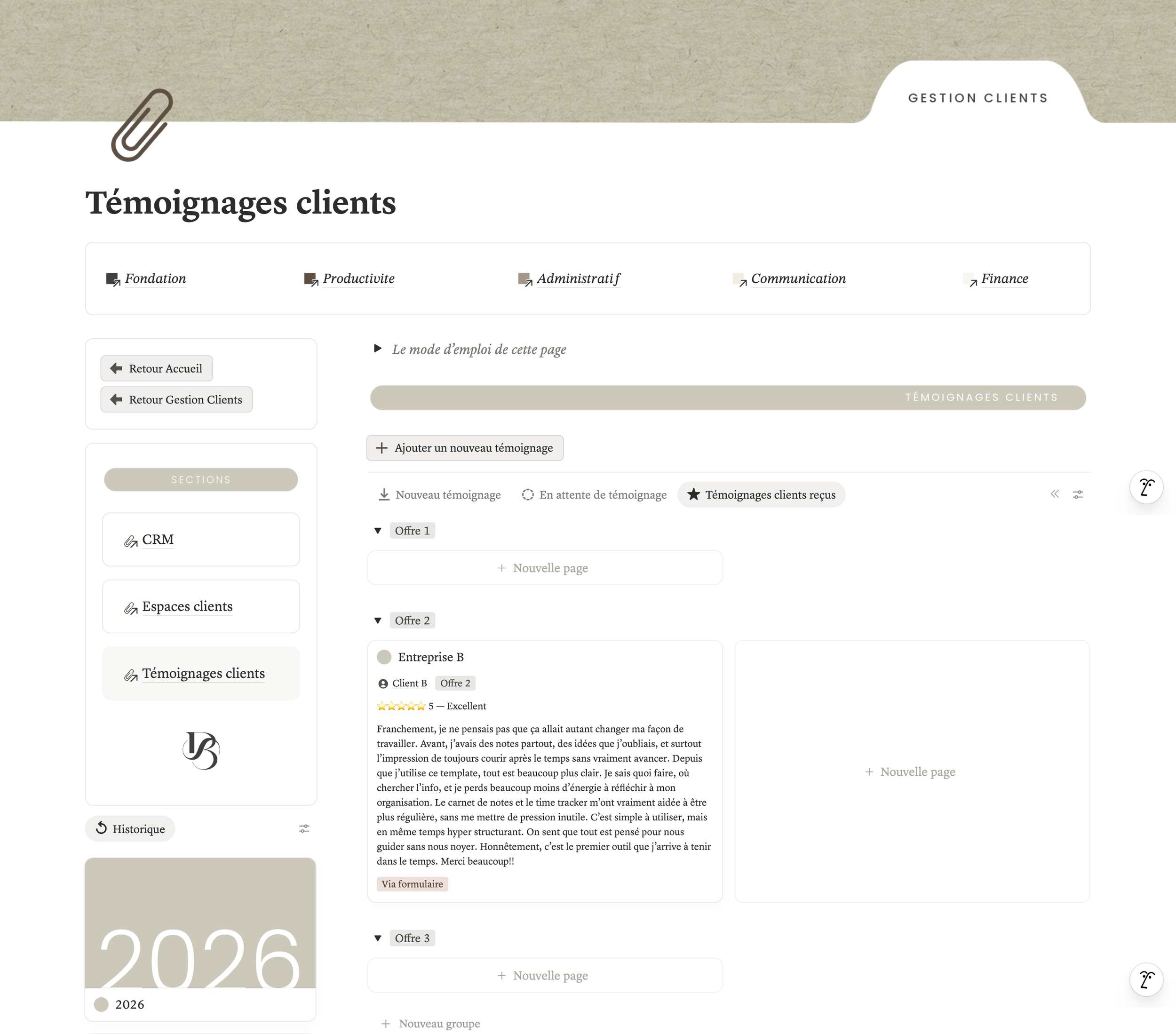 Capture d'écran d'une page web présentant des témoignages clients, avec des sections pour la gestion des clients, un retour à l'accueil, un rendu pour la gestion clients, des témoignages, un formulaire, et une mention pour l'année 2026.