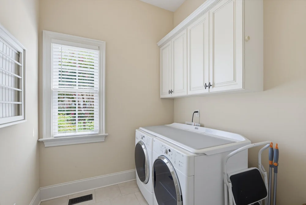 Interior of 4148 Banks Stone Drive