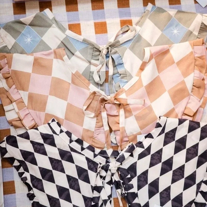 Monochrome Harlequin Print Frill Collar