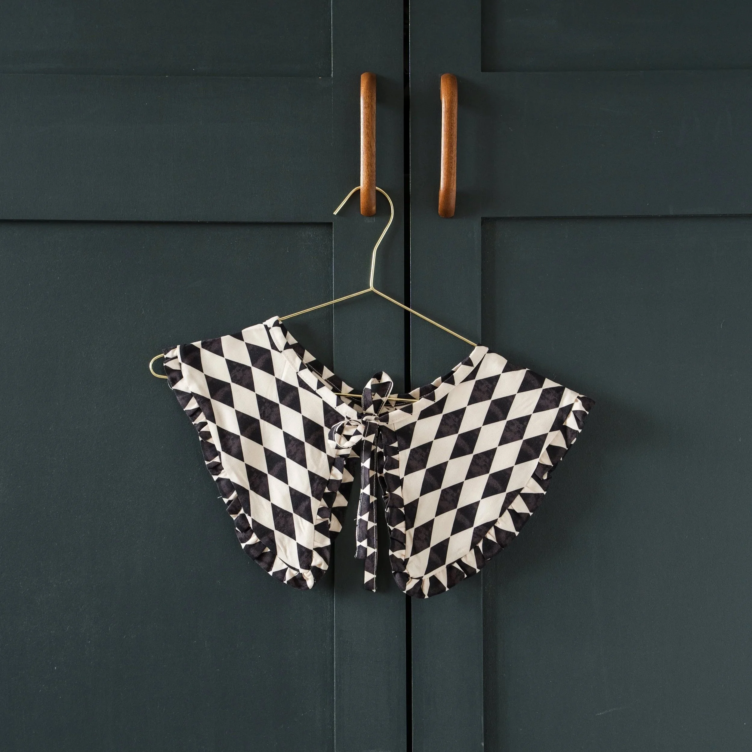 Monochrome Harlequin Print Frill Collar